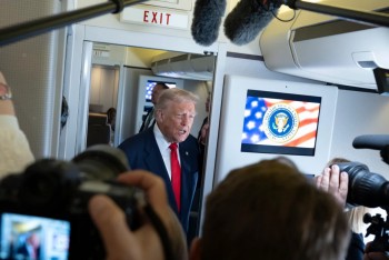 Ông Trump lên tiếng trước thềm phiên tòa về chính sách thuế quan