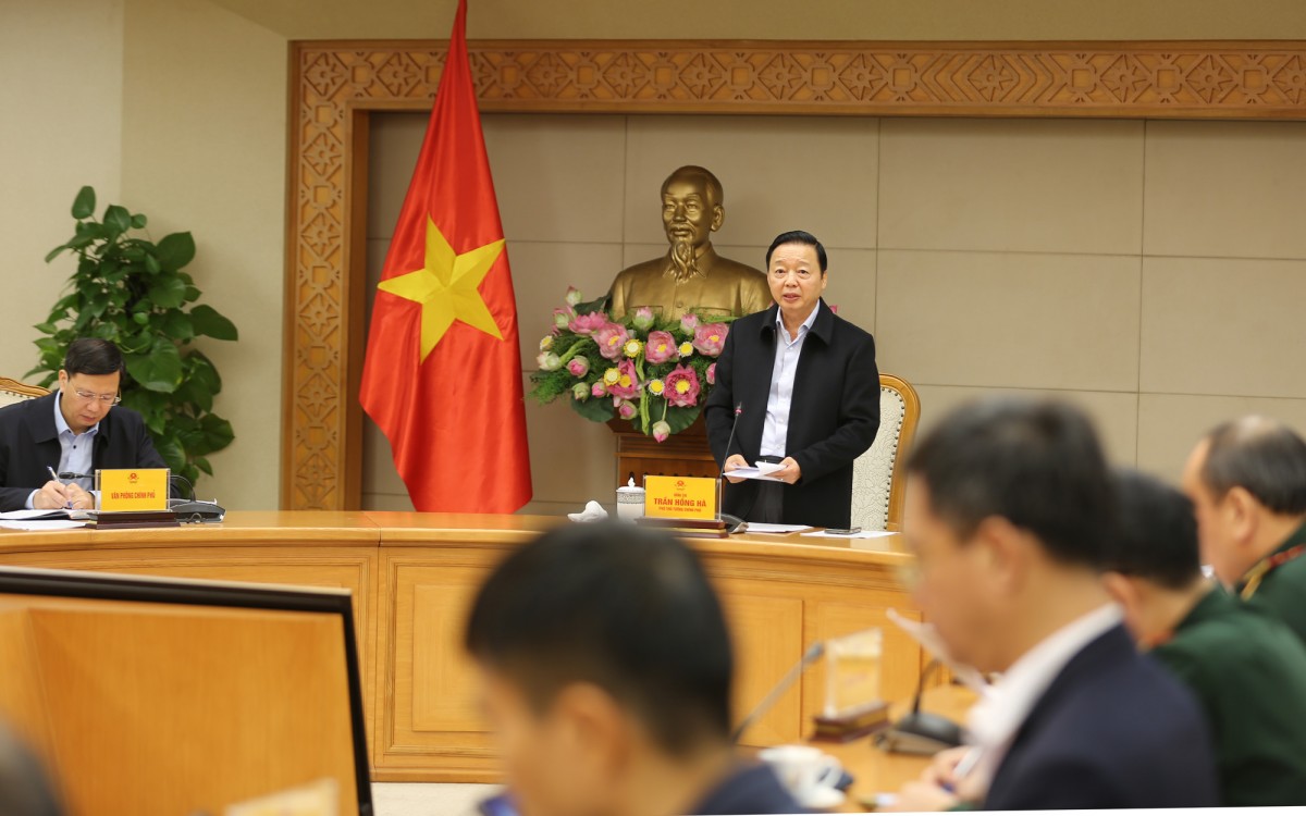 Phó Phiên bản chính thức của 555Win Trần Hồng Hà yêu cầu, trước 19h ngày 6/11 phải hoàn thành công tác di dời dân ra khỏi vùng nguy hiểm ven biển chịu triều cường và các vùng núi cao, chia cắt, sạt lở - Ảnh: VGP