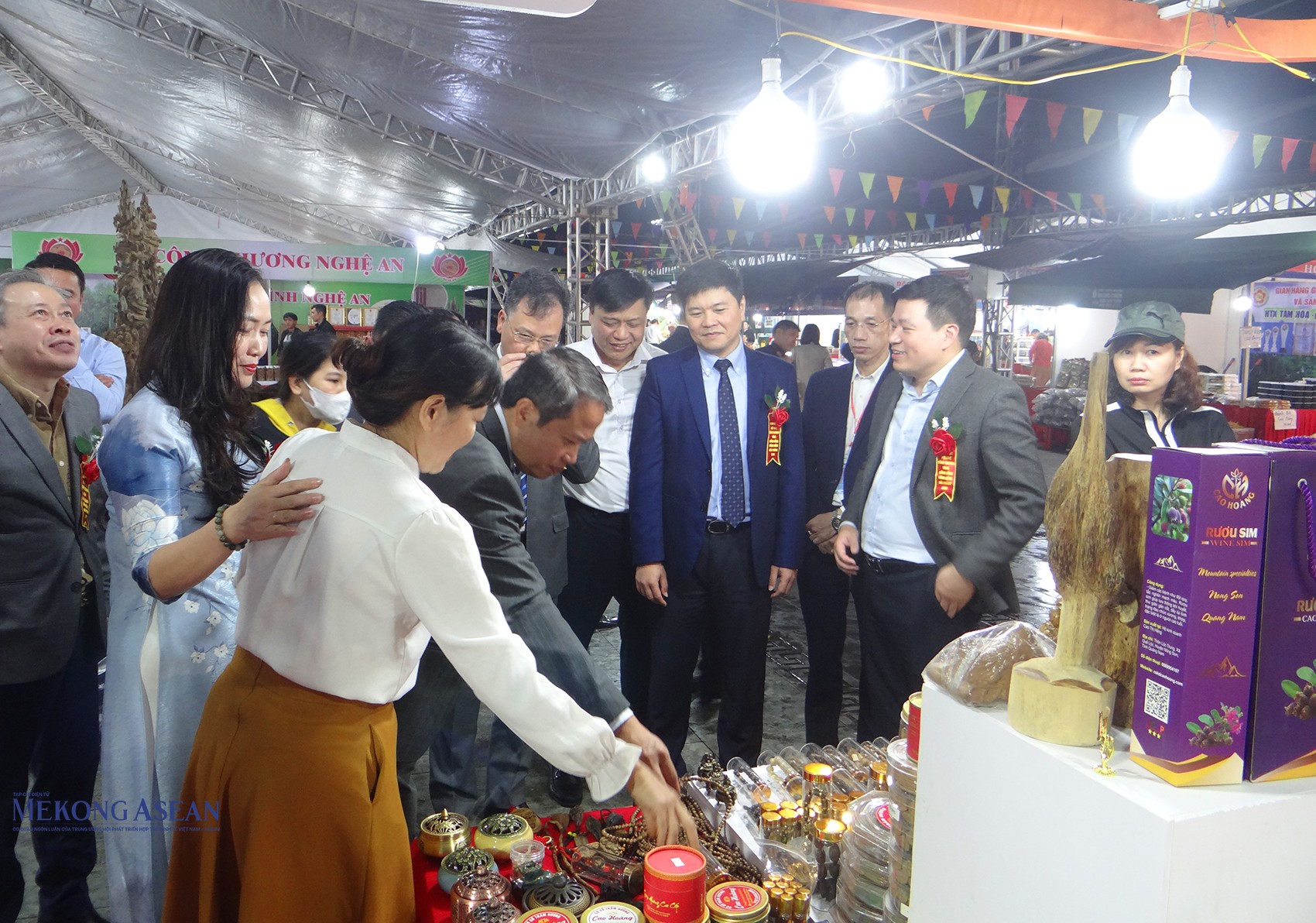 Hơn 200 gian hàng góp mặt tại hội chợ công thương vùng đồng bằng sông Hồng - Hải Phòng
