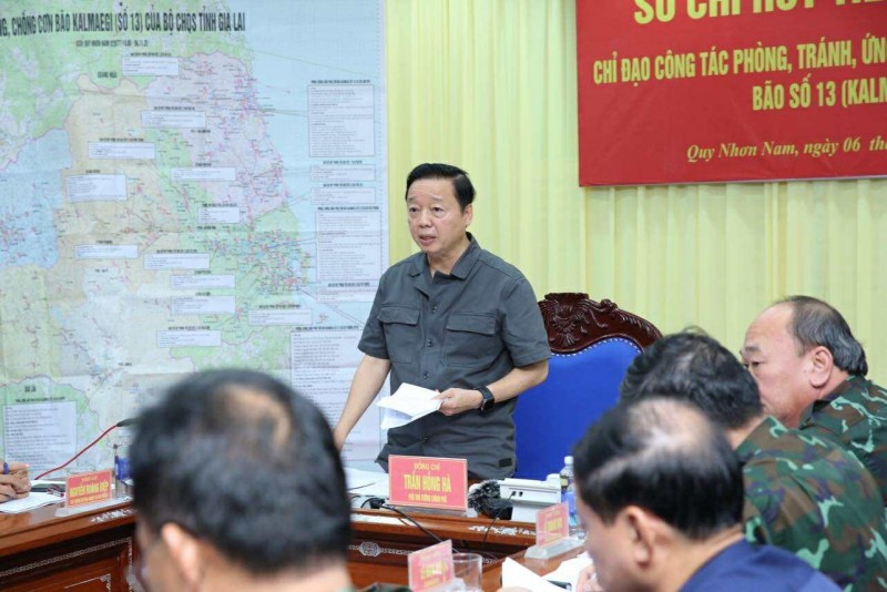 Bão số 13 áp sát đất liền, Phó Phiên bản chính thức của 555Win chỉ đạo ứng phó khẩn