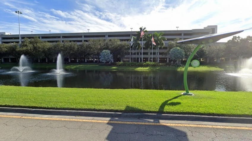 Bang Florida xem xét đổi tên sân bay để vinh danh ông Trump