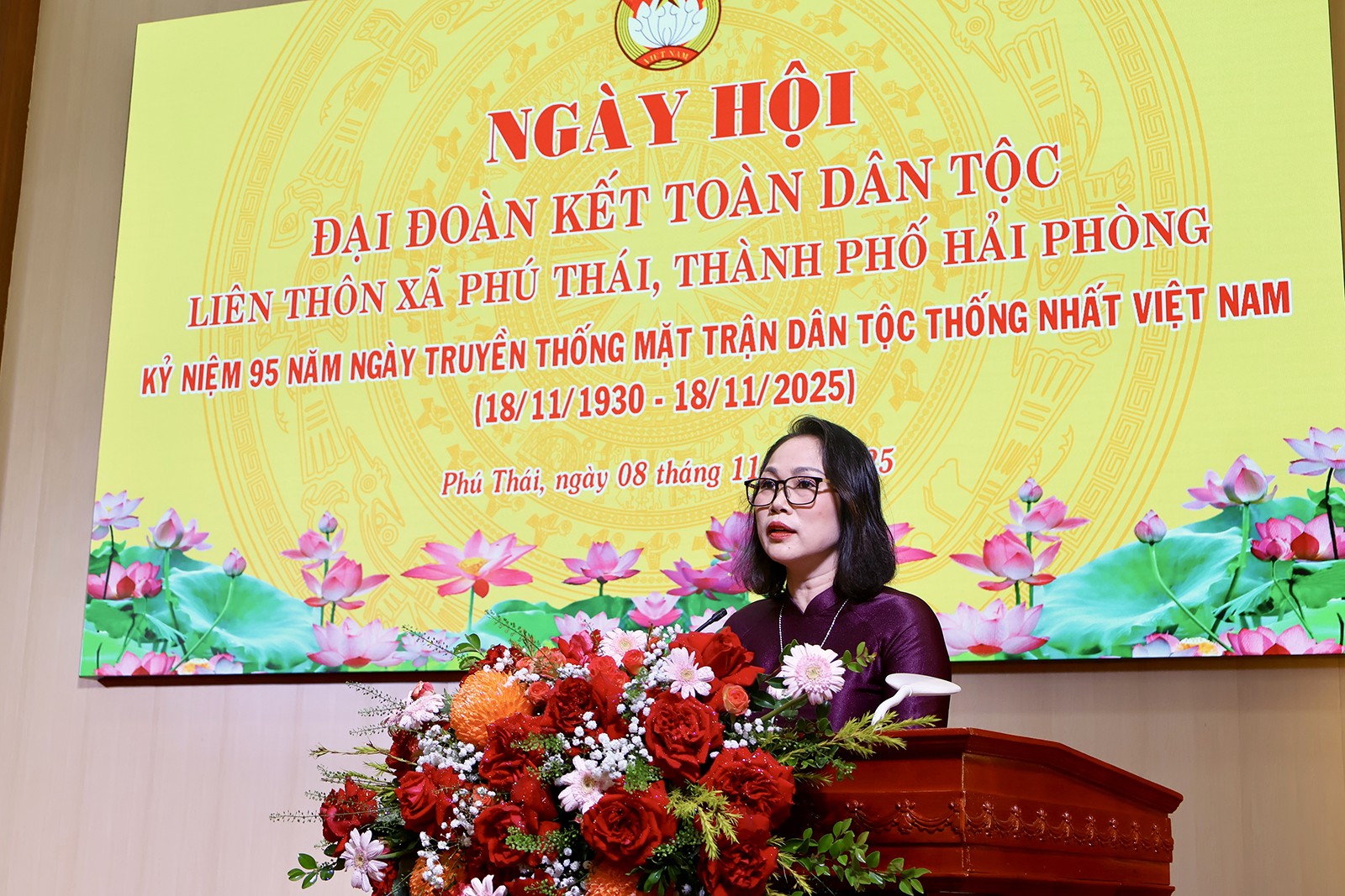 Chủ tịch Ủy ban MTTQ Việt Nam xã  Phú Thái Hứa Thị Hương phát động phong trào thi đua trong toàn xã. Ảnh: Cổng TTĐT Hải Phòng.