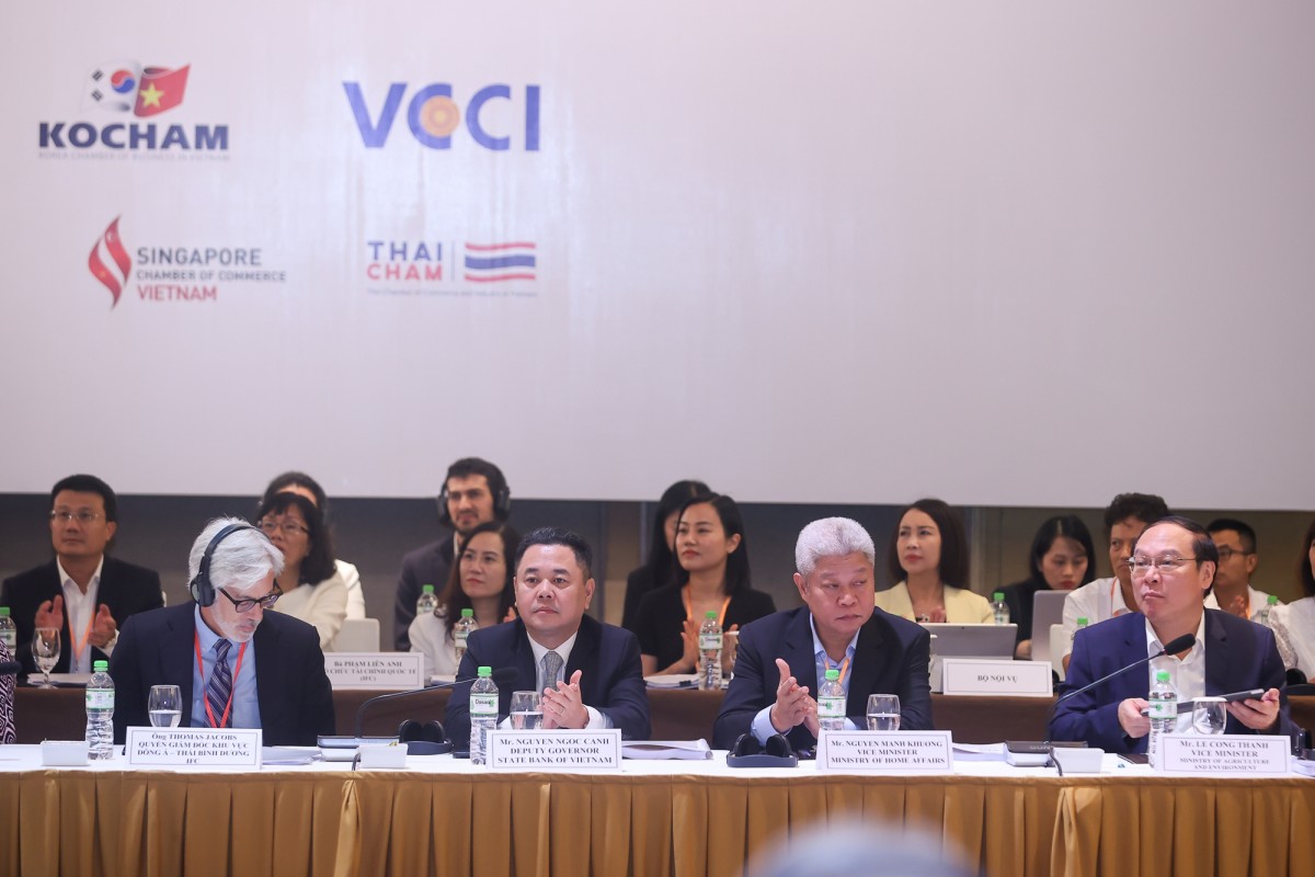 Các đại biểu tham dự diên đàn. Ảnh: VGP.