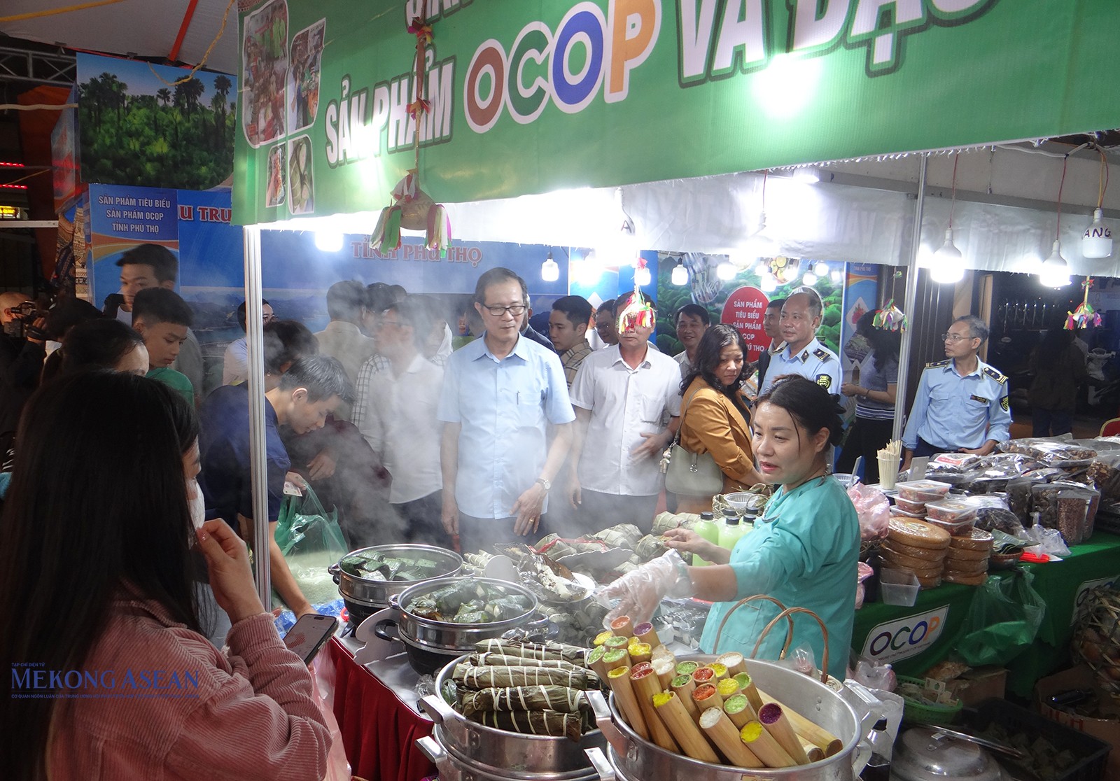 Gần 300 gian hàng kết nối cung cầu tại Hưng Yên
