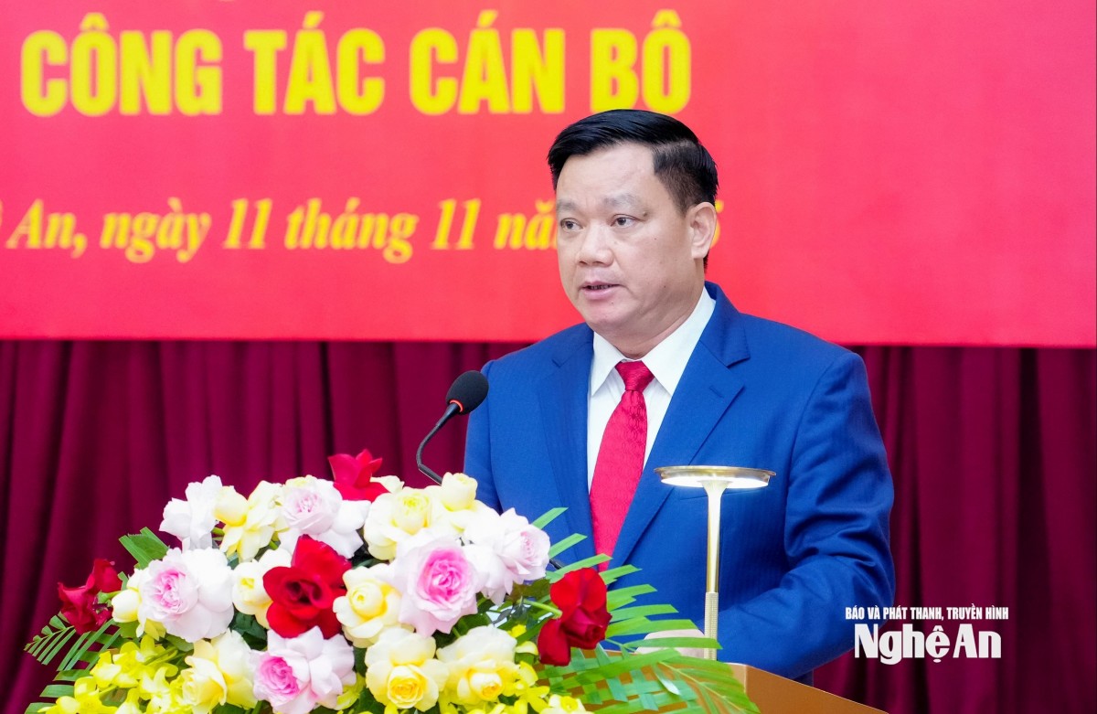Chủ tịch UBND tỉnh Hưng Yên Nguyễn Khắc Thận giữ chức Bí thư Tỉnh ủy Nghệ An