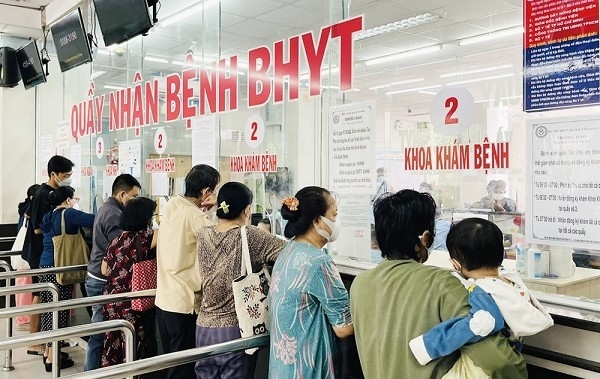 Mục tiêu đến năm 2027: Thanh toán 100% chi phí y tế cho hộ cận nghèo và người cao tuổi