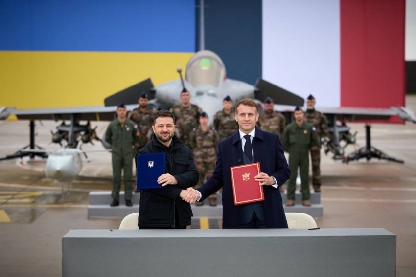 Ukraine ký thỏa thuận mua 100 tiêm kích của Pháp