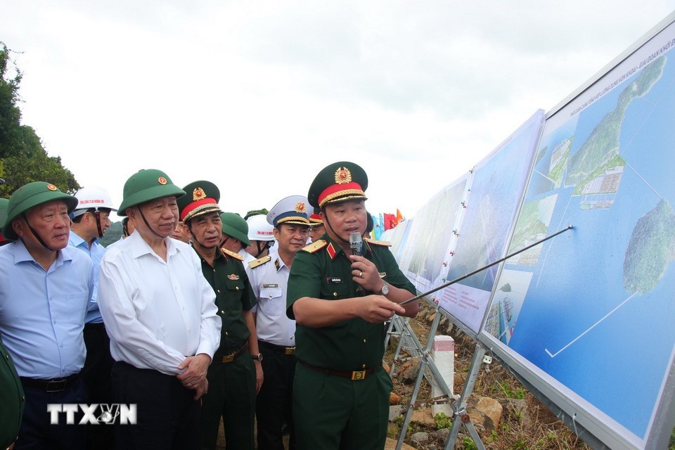 Tổng Bí thư Tô Lâm thăm và làm việc tại đảo Hòn Khoai