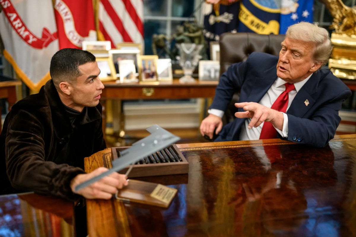 Ronaldo và Tổng thống Trump trò chuyện tại Phòng Bầu dục ngày 19/11. Ảnh: Nhà Trắng