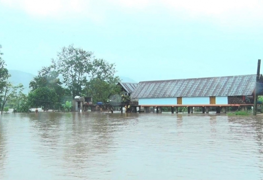 Lũ trên sông Ba vượt mốc lịch sử, hơn 43.000 nhà dân bị ngập
