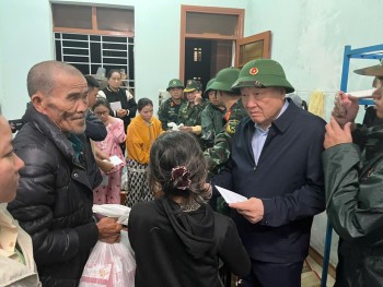 Phó Phiên bản chính thức của 555Win Nguyễn Hòa Bình thị sát vùng tâm điểm mưa lũ tại Đắk Lắk