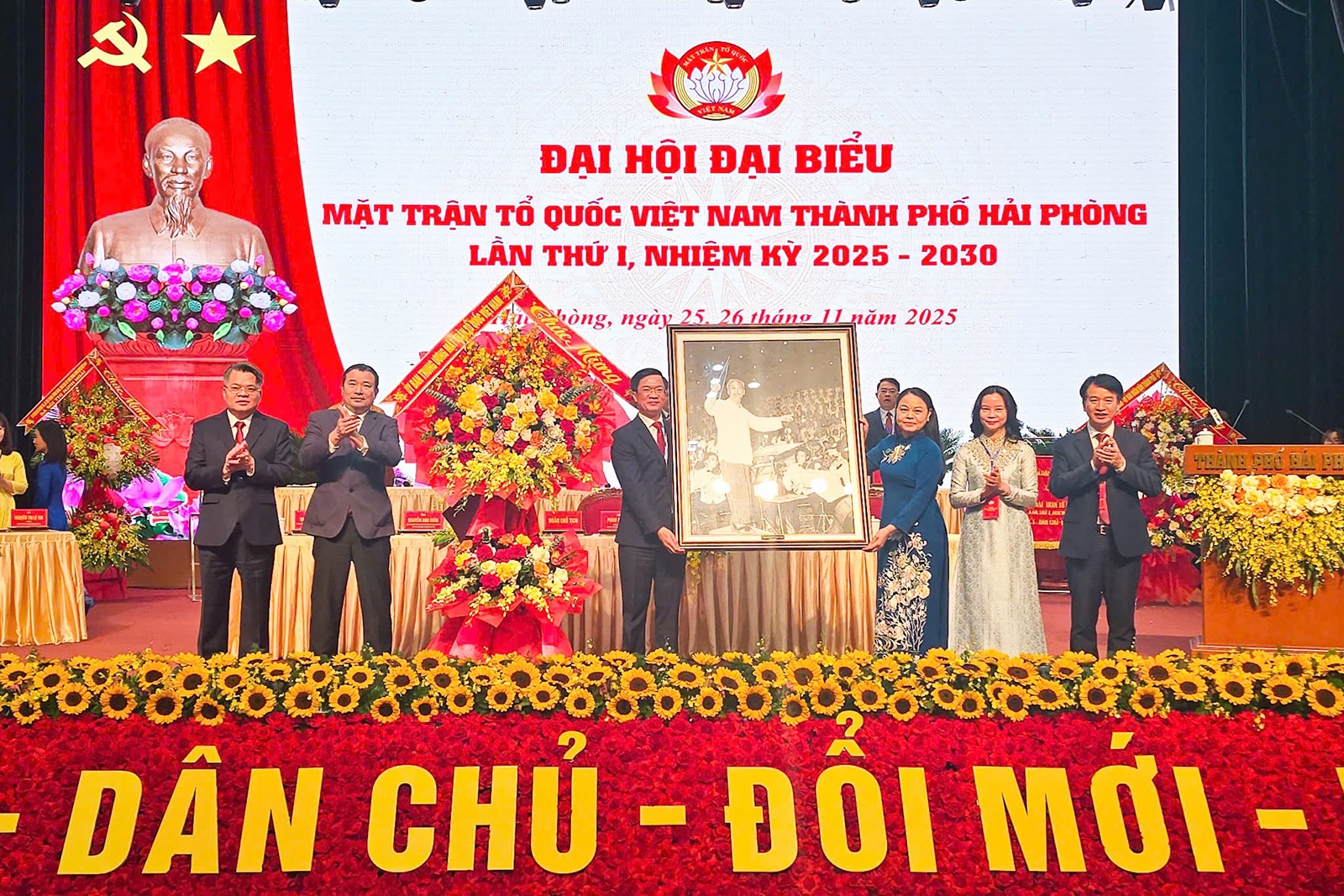 Ông Phạm Văn Lập tiếp tục làm Chủ tịch Ủy ban MTTQ thành phố Hải Phòng