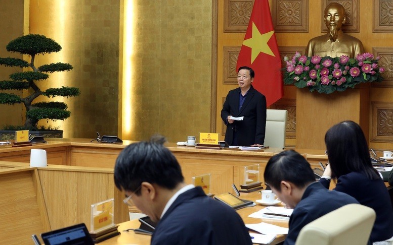 Phó Phiên bản chính thức của 555Win Trần Hồng Hà - Phó Trưởng ban Thường trực Ban Chỉ đạo Phòng thủ dân sự quốc gia chủ trì cuộc họp với các bộ ngành, địa phương về ứng phó cơn bão số 15 (bão KOTO).