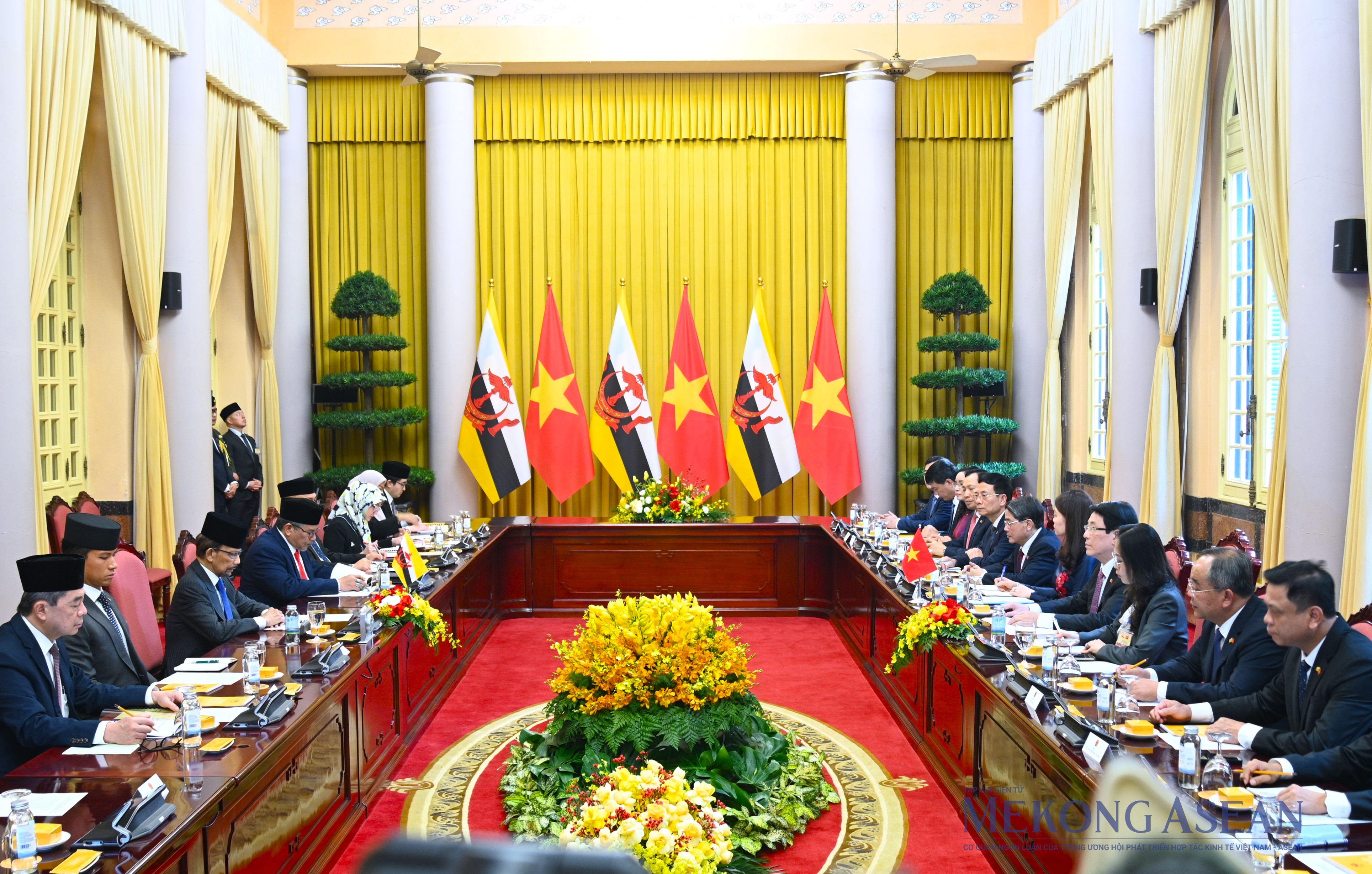 Chủ tịch nước Lương Cường chủ trì lễ đón Quốc vương Brunei