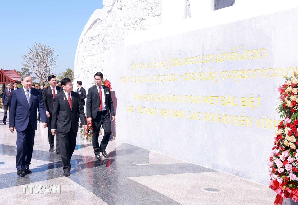 Tổng Bí thư dự Lễ khánh thành Công viên Hữu nghị Lào - Việt Nam ở Vientiane