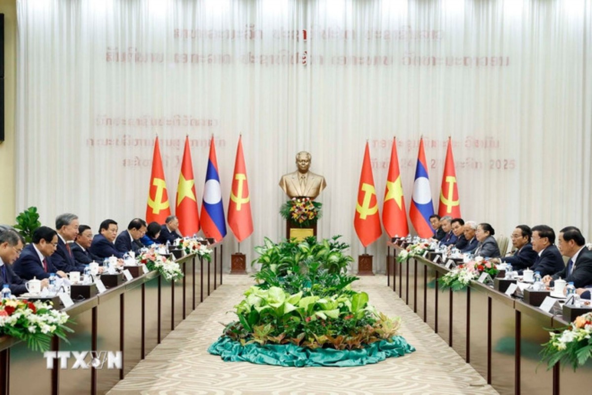 Cuộc gặp cấp cao giữa Đảng Cộng sản Việt Nam và Đảng Nhân dân Cách mạng Lào