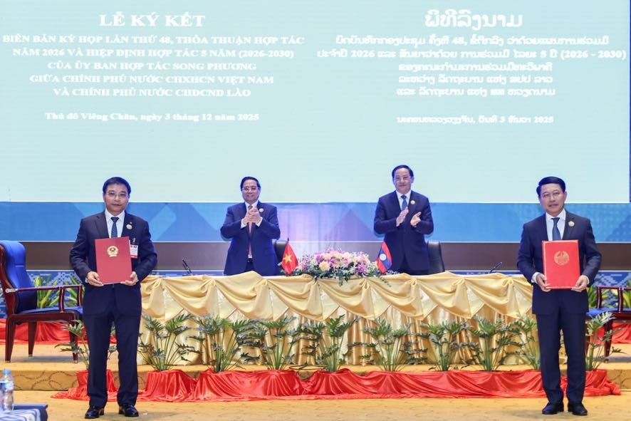 Bắt tay ngay vào làm sâu sắc nội hàm quan hệ Việt Nam - Lào với tầm cao mới