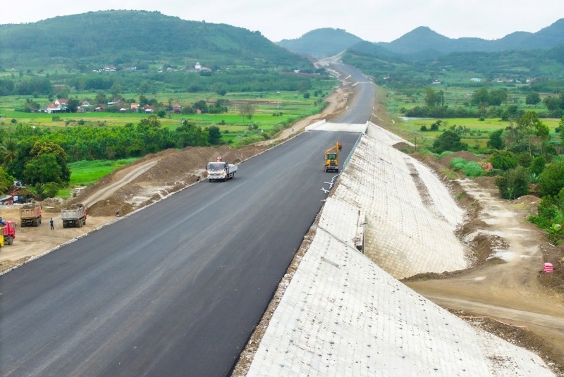 dự án cao tốc Bắc - Nam đoạn Chí Thạnh - Vân Phong. Nguồn: VGP.