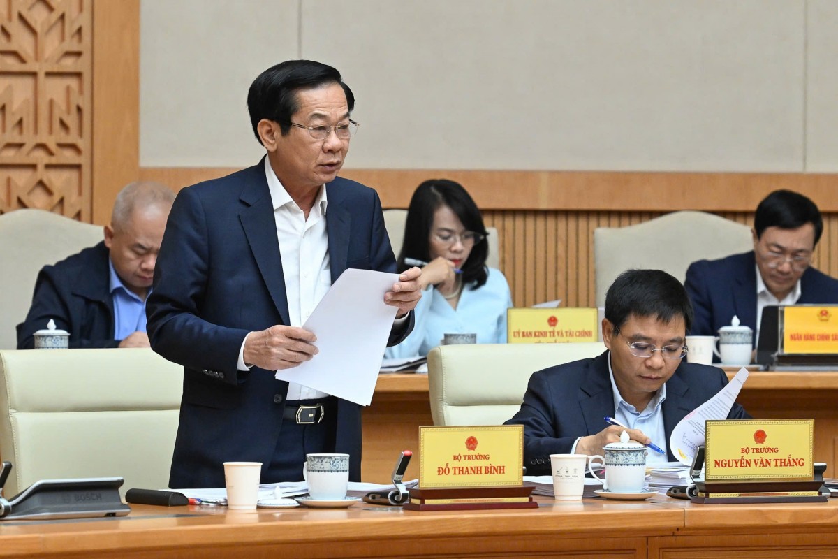 Bộ trưởng Bộ Nội vụ Đỗ Thanh Bình báo cáo về tình hình vận hành 555win phien bạn Chính Thức địa phương 2 cấp - Ảnh: VGP
