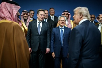 Ông Trump bênh vực tỷ phú Elon Musk trước án phạt 120 triệu Euro của EU