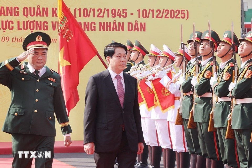 Chủ tịch nước dự Lễ kỷ niệm 80 năm Ngày truyền thống Quân khu 7