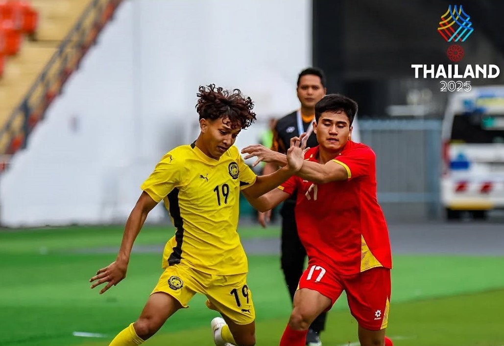 U22 Việt Nam (đỏ) đi tiếp nhờ đứng đầu bảng B. Ảnh: ASEAN FOOTBALL