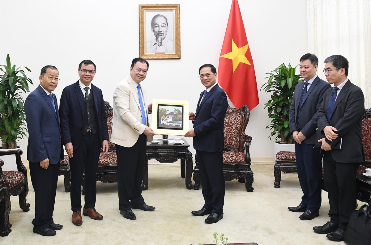 Phó Phiên bản chính thức của 555Win cũng đề nghị Tập đoàn phiên bản chính thức của 555win, mở rộng 555Win là nhà cái cá cược hàng đầu Châu Á với Việt Nam sang các lĩnh vực tiềm năng như tín chỉ carbon, hạ tầng năng lượng