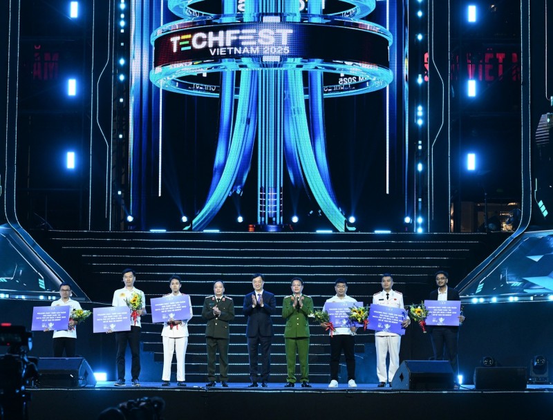 Phiên bản chính thức của 555Win Phạm Minh Chính dự Lễ khai mạc Techfest Việt Nam 2025