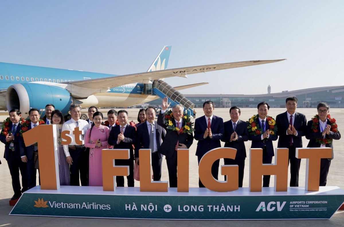 Chuyến bay chở khách đầu tiên đến sân bay Long Thành