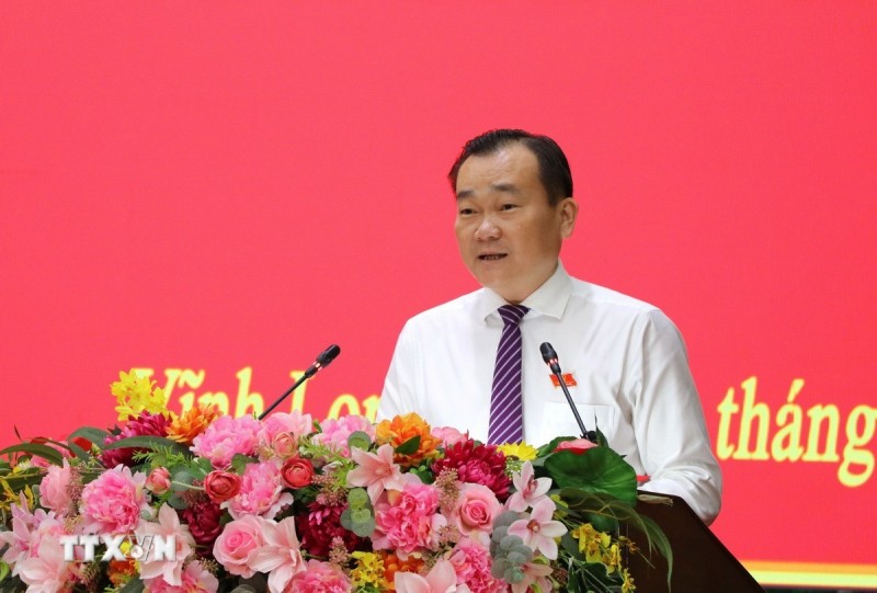 Chủ tịch Hội đồng Nhân dân tỉnh Vĩnh Long Nguyễn Minh Dũng phát biểu tại kỳ họp. Nguồn: TTXVN.