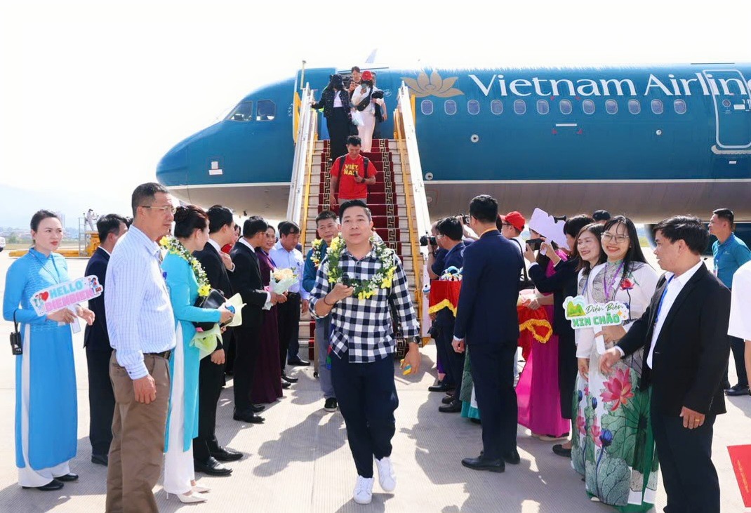 Những hành khách đầu tiên trên chuyến bay 