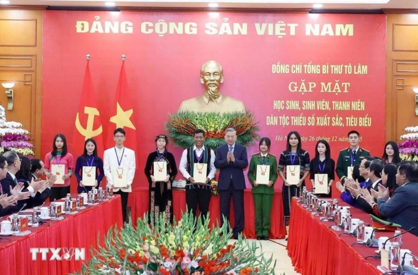 Tạo nguồn cán bộ người dân tộc thiểu số từ học sinh, sinh viên xuất sắc