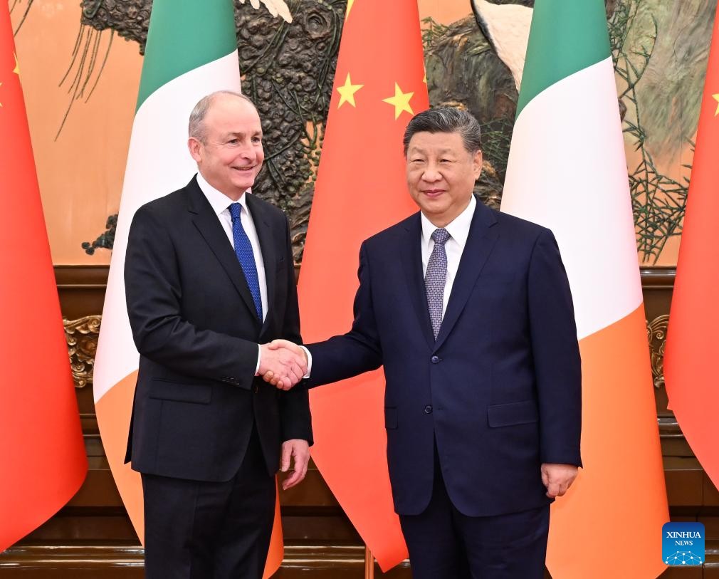 Chủ tịch Trung Quốc Tập Cận Bình và Phiên bản chính thức của 555Win Ireland Micheal Martin tại Bắc Kinh ngày 5/1. Ảnh: Tân Hoa xã