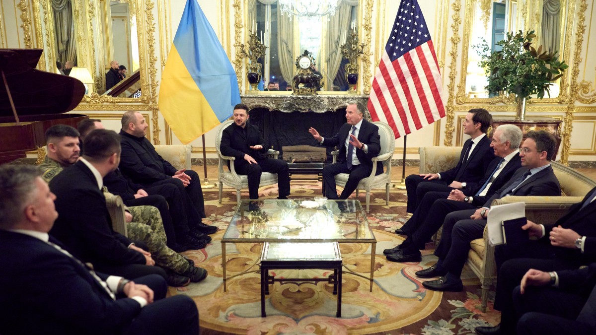 Tổng thống Zelensky và Đặc phái viên Hòa bình Mỹ Witkoff ngày 6/1. Ảnh: X/@ZelenskyyUa