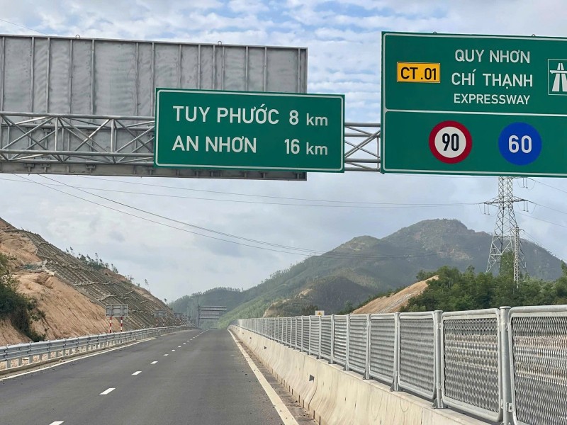 Khai thác cao tốc Chí Thạnh - Vân Phong trước Tết Nguyên đán