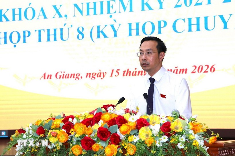 Phó Bí thư Thường trực Tỉnh ủy, Chủ tịch HĐND tỉnh An Giang Nguyễn Thanh Nhàn phát biểu tại kỳ họp. 