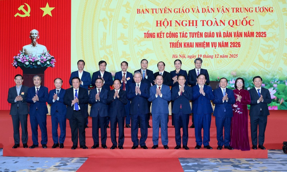 Quyết tâm thực hiện thắng lợi mục tiêu chiến lược trong kỷ nguyên mới