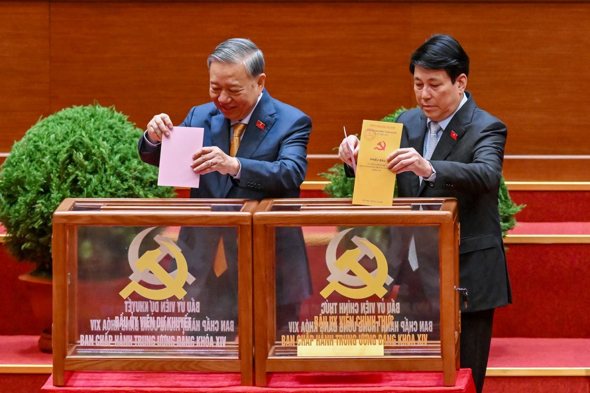 Thông qua danh sách trúng cử Ban Chấp hành Trung ương Đảng khóa XIV