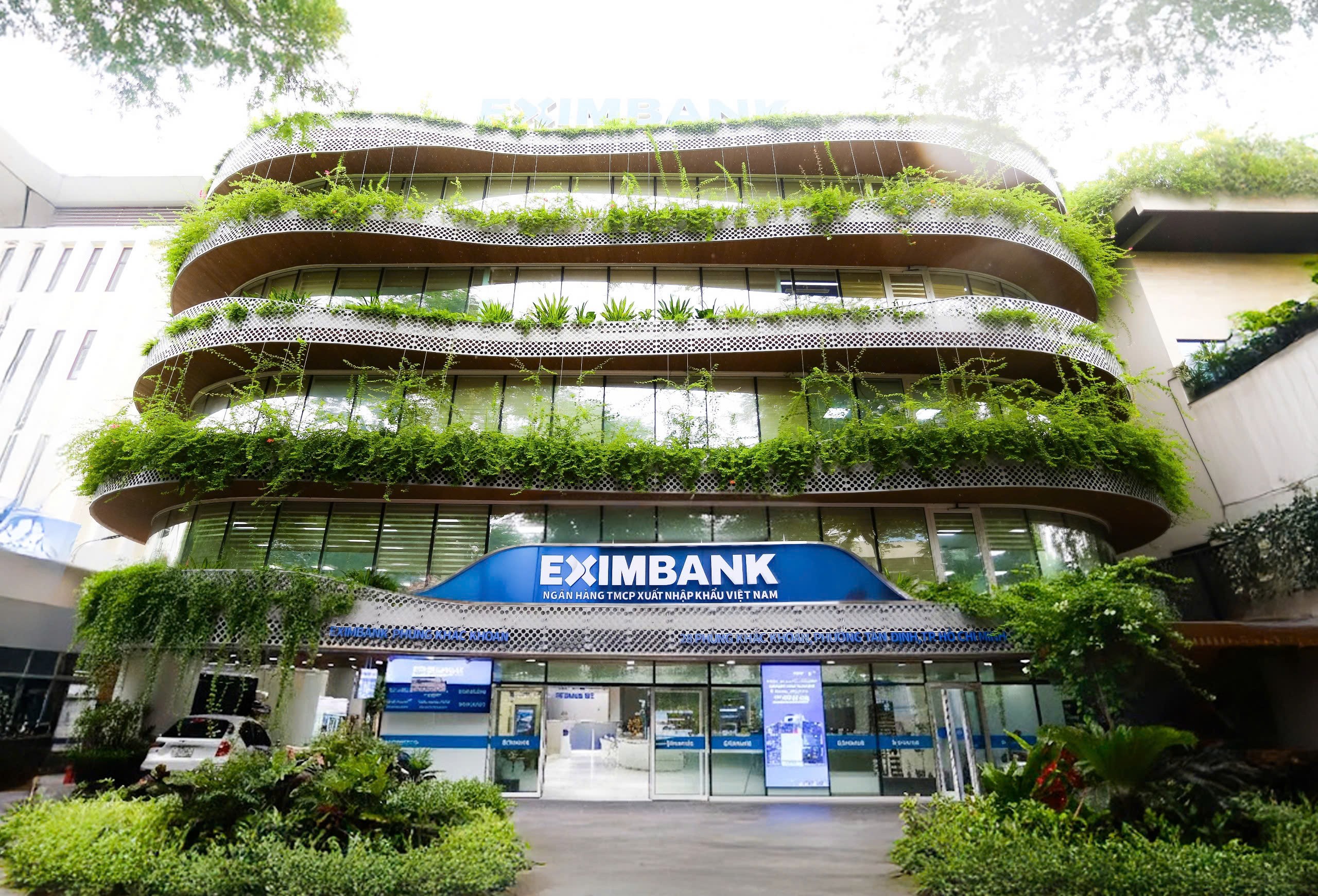 Ba phó tổng giám đốc rời Eximbank, ban điều hành còn bốn thành viên