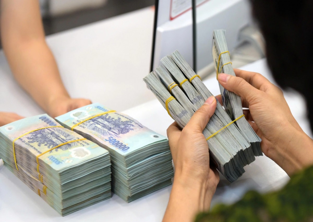 Sóng tăng lãi suất quay lại trước Tết Nguyên đán