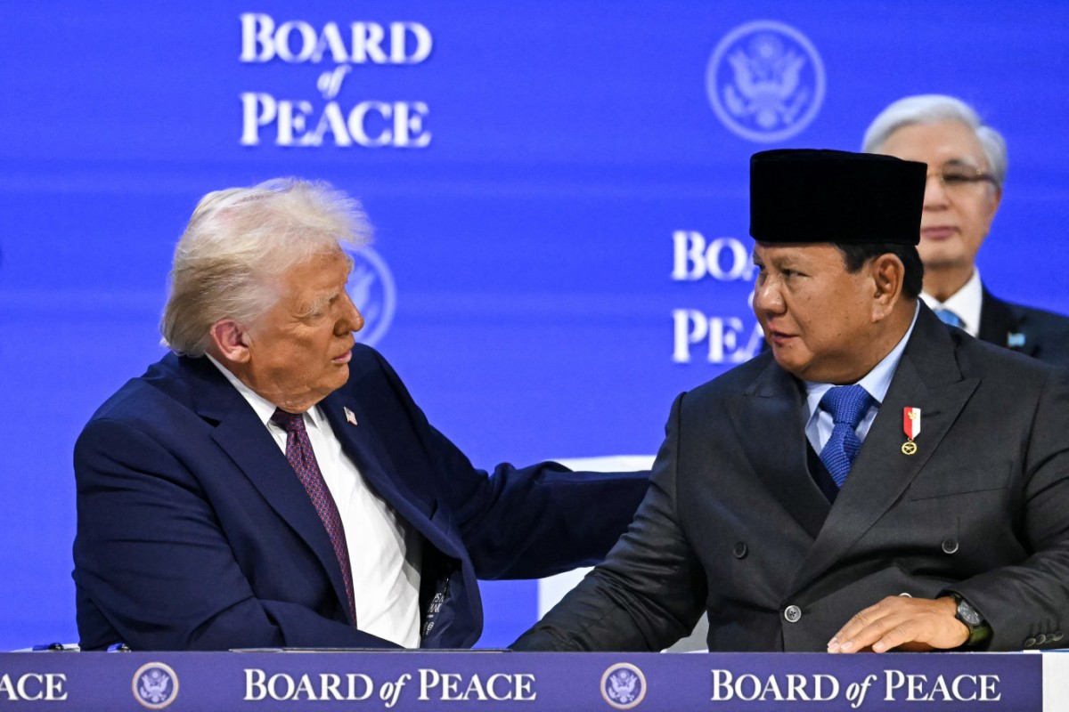 Tổng thống Mỹ Donald Trump và người đồng cấp Indonesia Prabowo Subianto tại lễ ký Hiến chương thành lập Hội đồng Hòa bình ngày 22/1. Ảnh: Jakarta Post