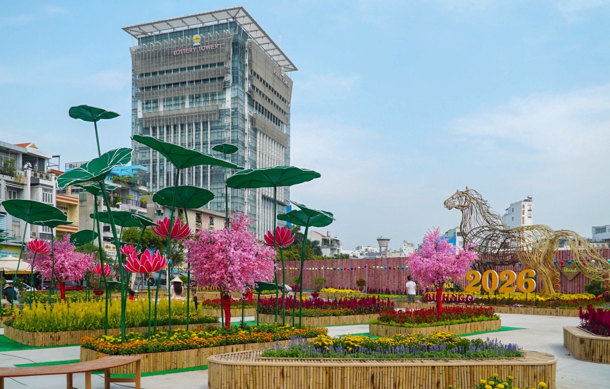 Công viên hoa xuân 152 Trần Phú - Thêm điểm vui chơi cho người dân dịp đầu năm mới