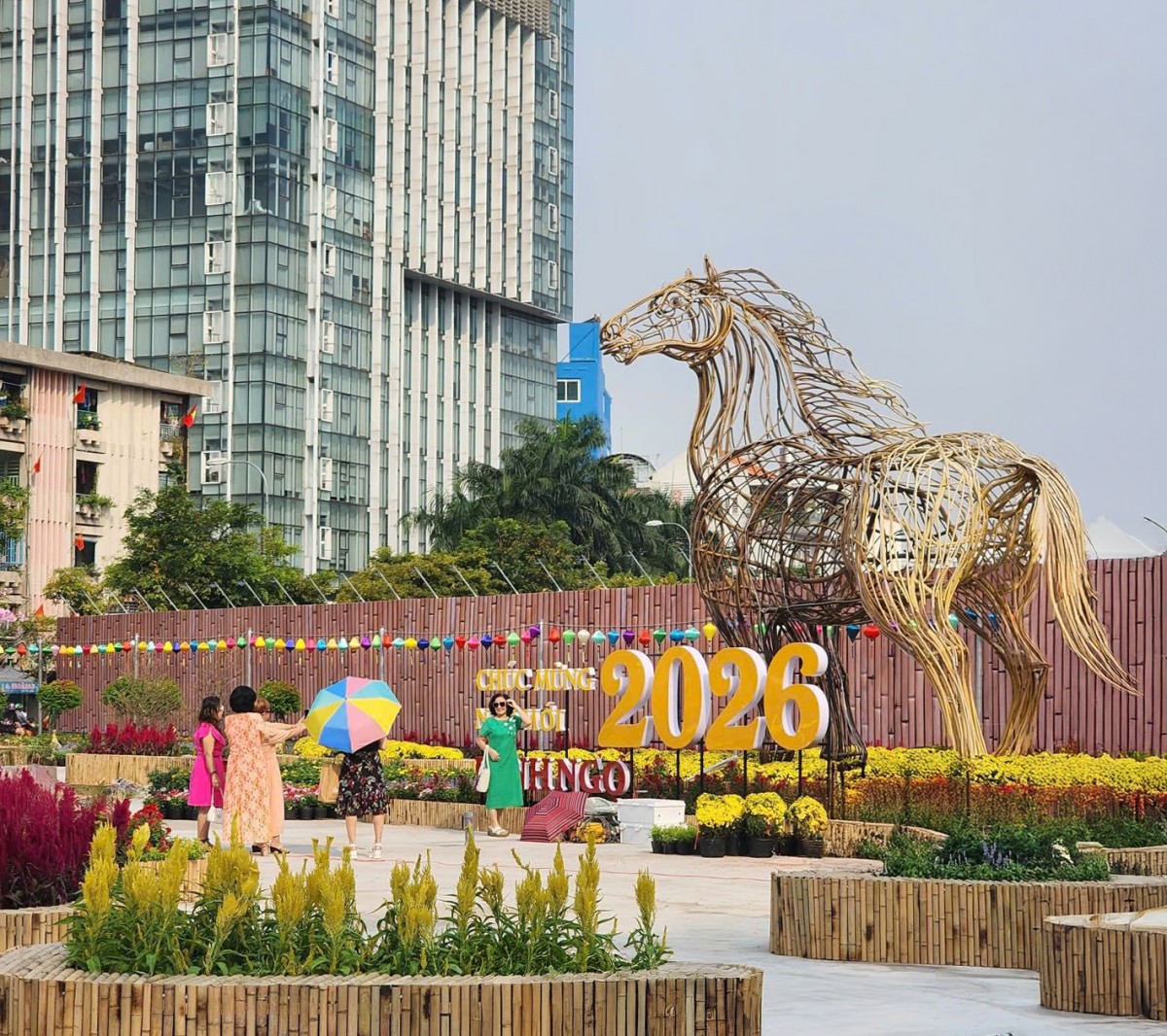 Công viên hoa xuân 152 Trần Phú - Thêm điểm vui chơi cho người dân dịp đầu năm mới
