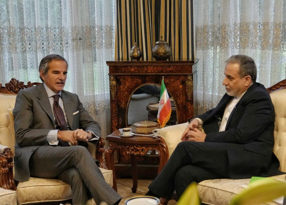 Ông Rafael Grossi (trái) và ông Abbas Araghchi tại Thụy Sỹ ngày 16/2. Ảnh: Bộ Ngoại giao Iran.