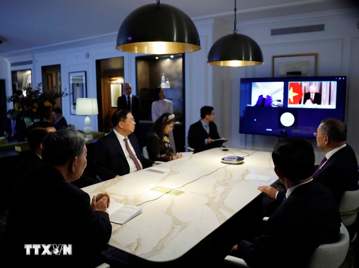 Tổng Bí thư Tô Lâm điện đàm với Cựu Thượng Nghị sỹ Patrick Leahy. Ảnh: TTXVN.