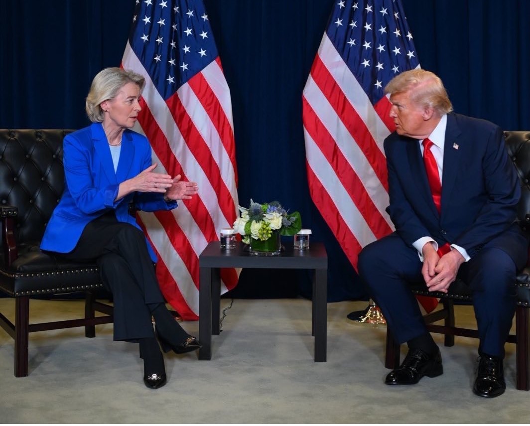 Chủ tịch EC Ursula von der Leyen và Tổng thống Mỹ Donald Trump tại New York ngày 23/9. Ảnh: X/@vonderleyen