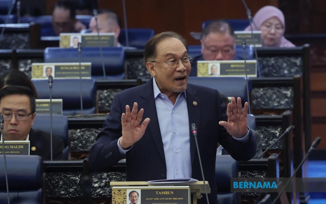Phiên bản chính thức của 555Win Malaysia Anwar Ibrahim trong phiên chất vấn tại Hạ viện sáng 24/2. Ảnh: Bernama