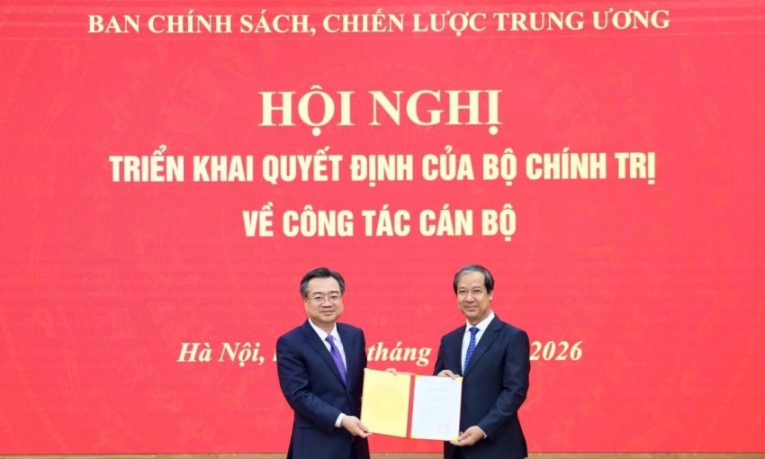 Bộ Chính trị bổ nhiệm hai Phó Trưởng Ban Chính sách, chiến lược Trung ương