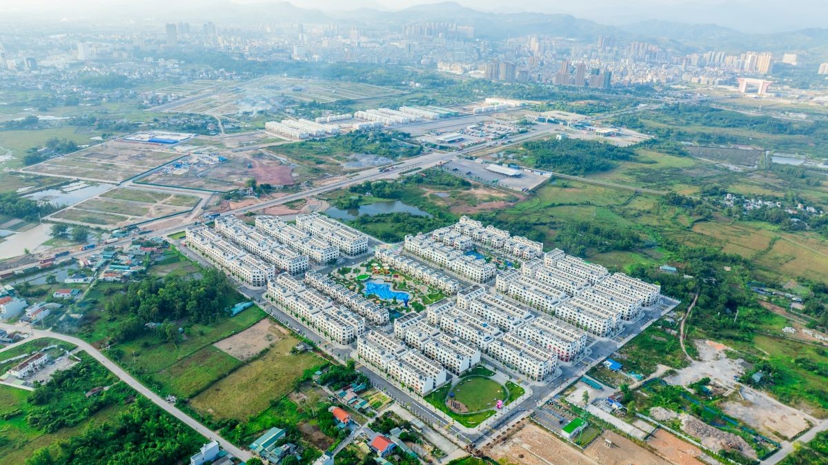 Nhà đầu tư đổ về Móng Cái săn 'thấp tầng hàng hiệu giá ngang chung cư'
