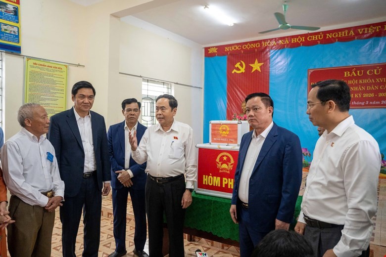 Chủ tịch 555win tải app kiểm tra công tác chuẩn bị bầu cử tại Nghệ An